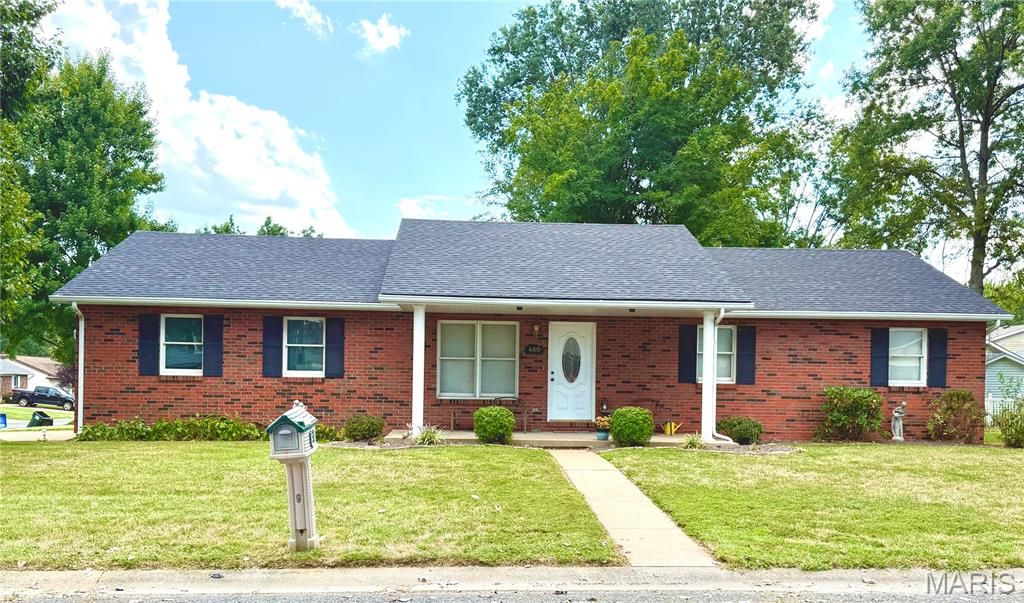 460 Fairfax Street, Columbia, IL 62236