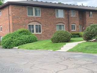 19637 W 12 Mile Road 102, Southfield, MI 48076