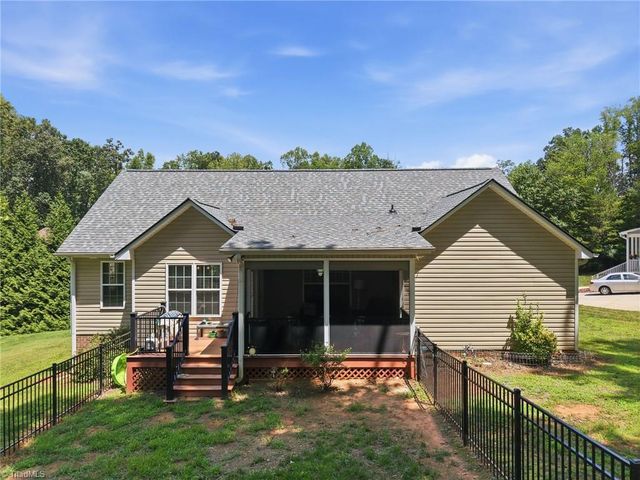 140 Laurel Ridge Court, Reidsville, NC 27320