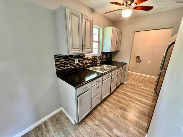 212 LIVE OAK STREET, Wichita Falls, TX 76301