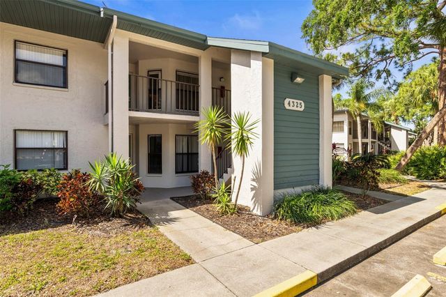 4325 46TH AVENUE W 104, Bradenton, FL 34210