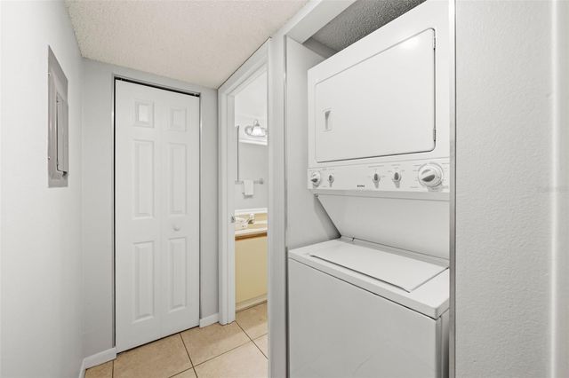 4325 46TH AVENUE W 104, Bradenton, FL 34210