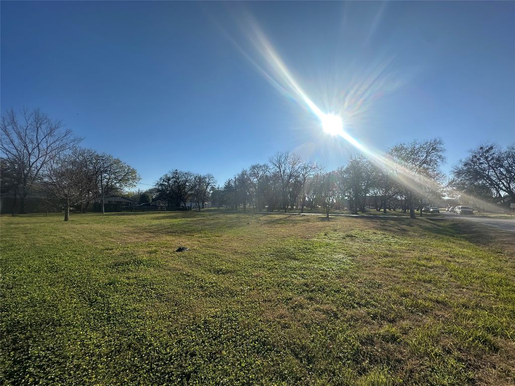 TBD E Freeman Street, Ennis, TX 75119