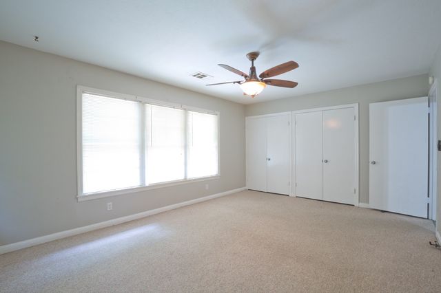 2425 N Locust Street, Denton, TX 76209