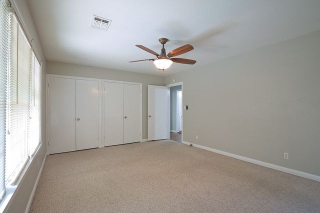 2425 N Locust Street, Denton, TX 76209