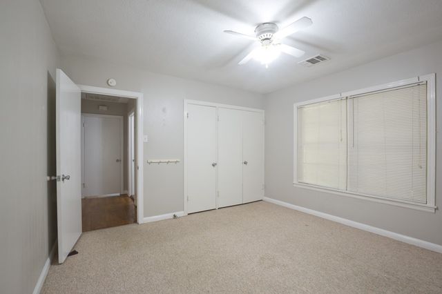 2425 N Locust Street, Denton, TX 76209