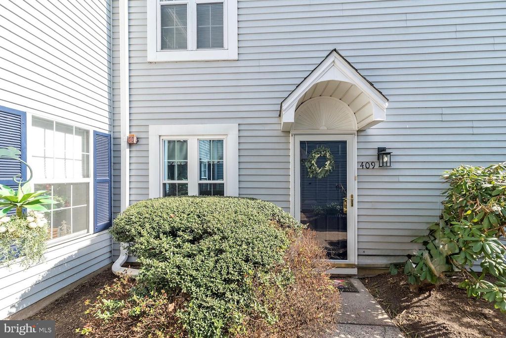 409 SOCIETY PL, Newtown, PA 18940