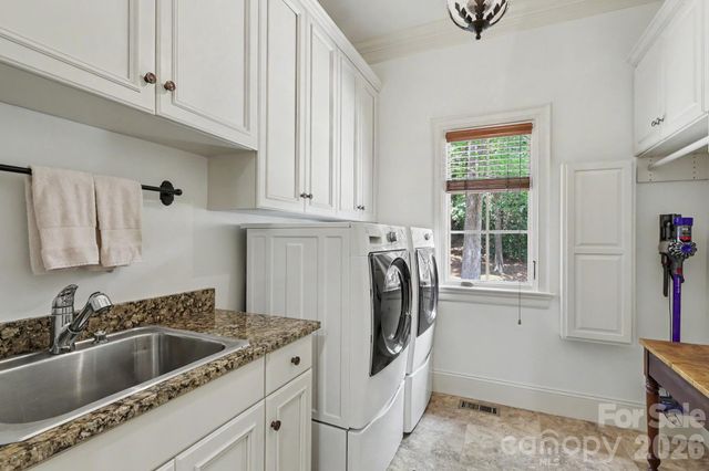 508 Hideaway Ridge Court, Matthews, NC 28105