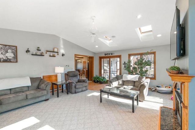 710 3rd Avenue, Charles City, IA 50616