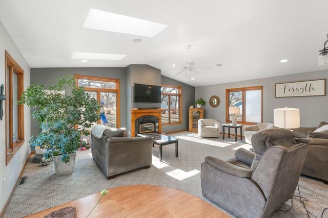 710 3rd Avenue, Charles City, IA 50616