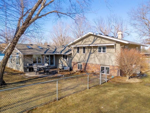 710 3rd Avenue, Charles City, IA 50616
