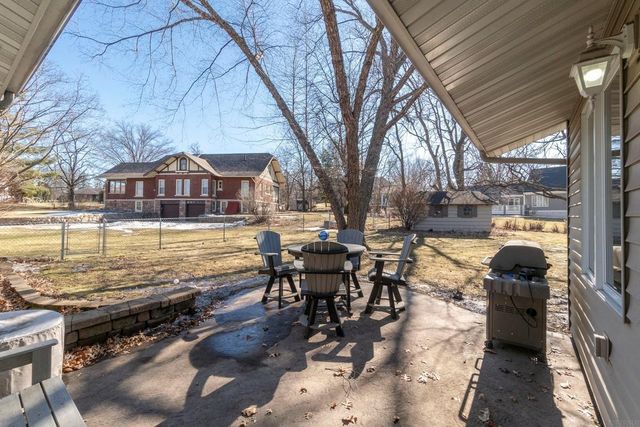 710 3rd Avenue, Charles City, IA 50616