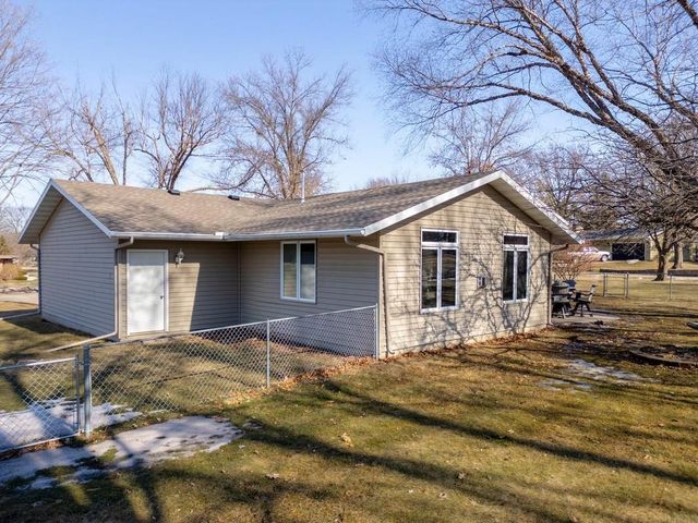 710 3rd Avenue, Charles City, IA 50616