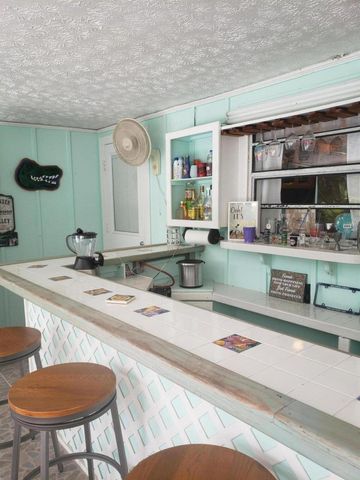 8350 SE Sweetbay Drive, Hobe Sound, FL 33455