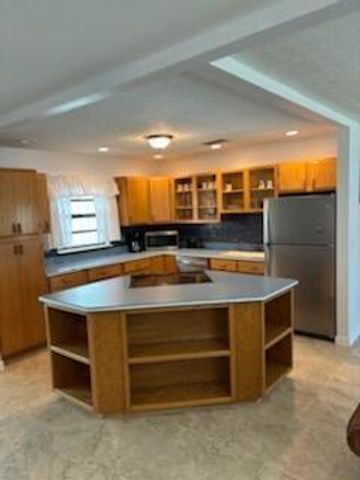 8350 SE Sweetbay Drive, Hobe Sound, FL 33455