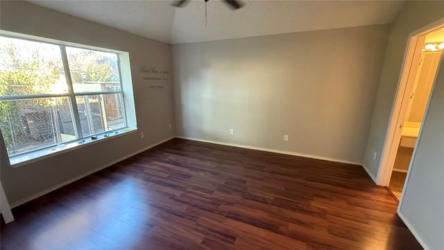 519 Cross Cut Drive, Arlington, TX 76018