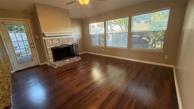 519 Cross Cut Drive, Arlington, TX 76018