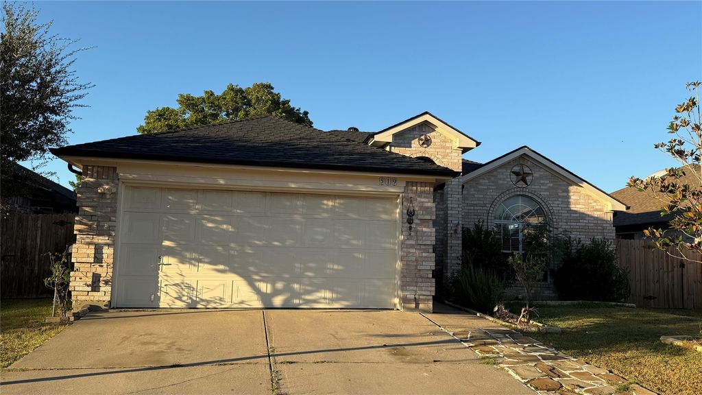 519 Cross Cut Drive, Arlington, TX 76018