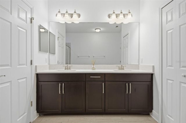 11539 CROWNED SPARROW LANE, Tampa, FL 33626