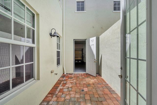 8304 NW 8th Terrace, Boca Raton, FL 33487