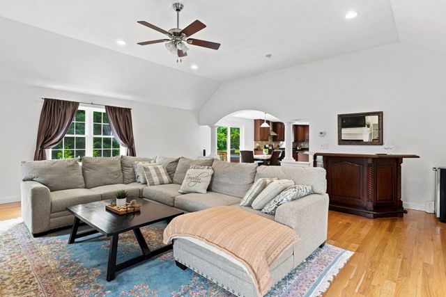 2 Zackney Drive, Billerica, MA 01821