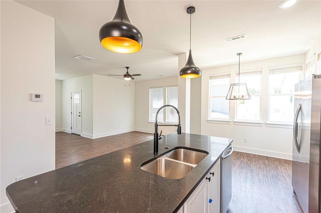 1047 S Laramie Heights, Fayetteville, AR 72704