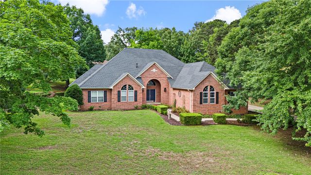 115 Hillcrest Drive, Russellville, AR 72802