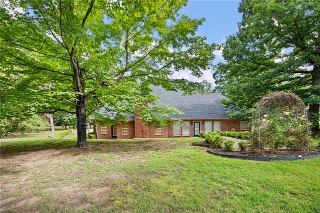 115 Hillcrest Drive, Russellville, AR 72802