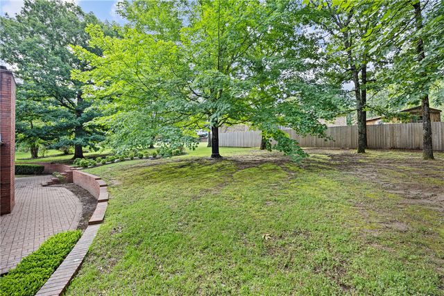 115 Hillcrest Drive, Russellville, AR 72802