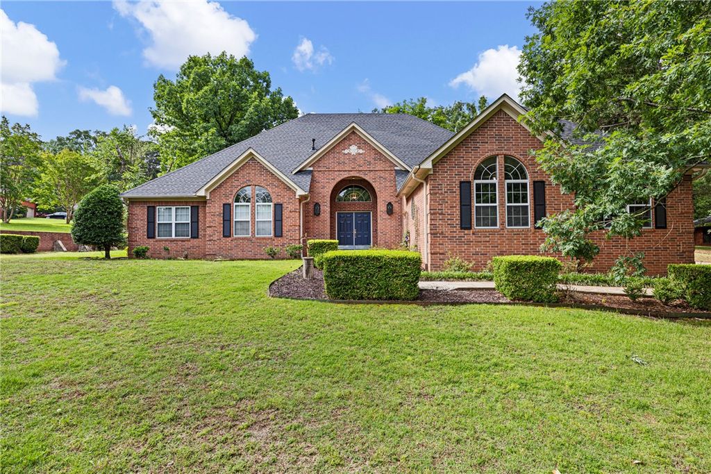 115 Hillcrest Drive, Russellville, AR 72802