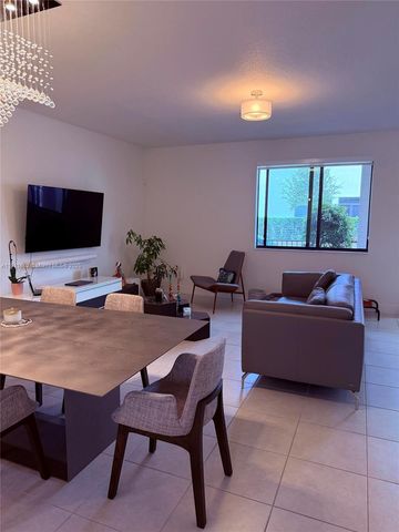 4624 NW 83rd Ave, Doral, FL 33166