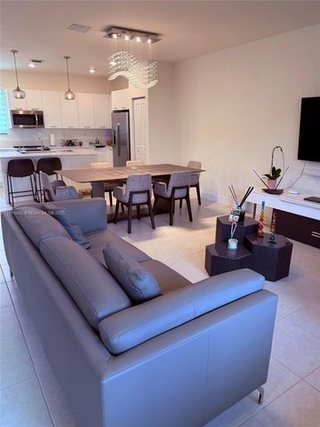 4624 NW 83rd Ave, Doral, FL 33166