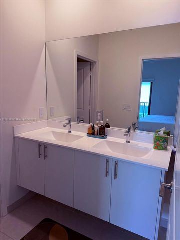 4624 NW 83rd Ave, Doral, FL 33166