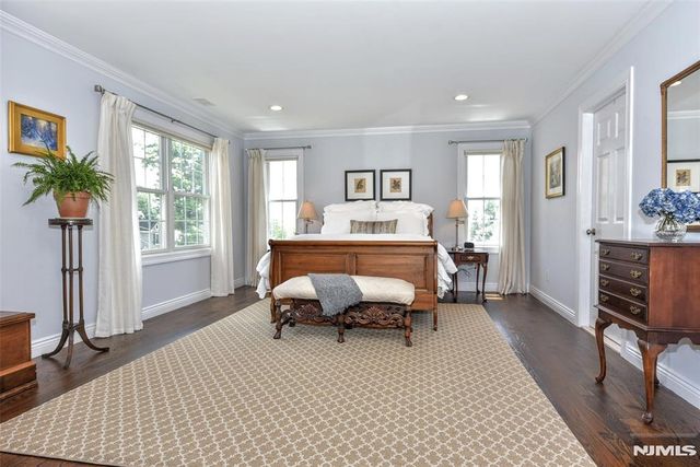 121 Vreeland Avenue, Midland Park, NJ 07432