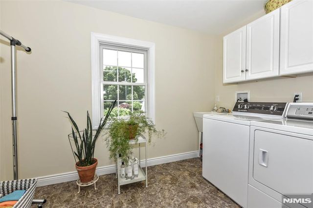 121 Vreeland Avenue, Midland Park, NJ 07432