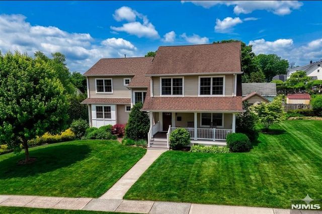 121 Vreeland Avenue, Midland Park, NJ 07432