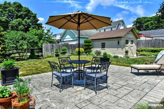 121 Vreeland Avenue, Midland Park, NJ 07432