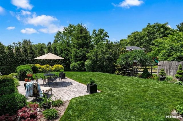 121 Vreeland Avenue, Midland Park, NJ 07432