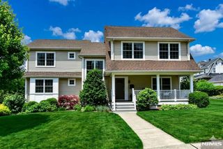 121 Vreeland Avenue, Midland Park, NJ 07432