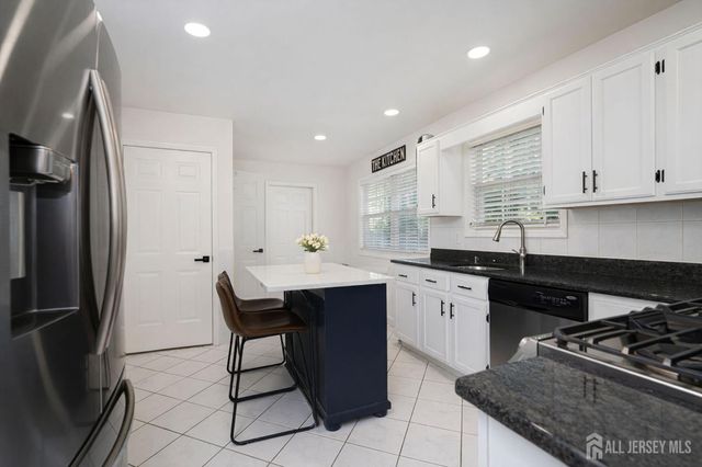 20 Cliff Avenue, Fords, NJ 08863