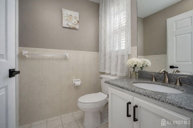 20 Cliff Avenue, Fords, NJ 08863