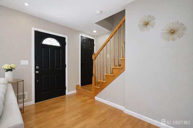 20 Cliff Avenue, Fords, NJ 08863