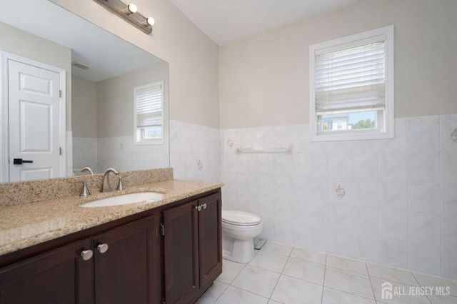 20 Cliff Avenue, Fords, NJ 08863