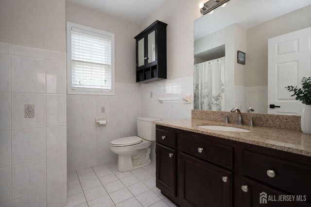 20 Cliff Avenue, Fords, NJ 08863