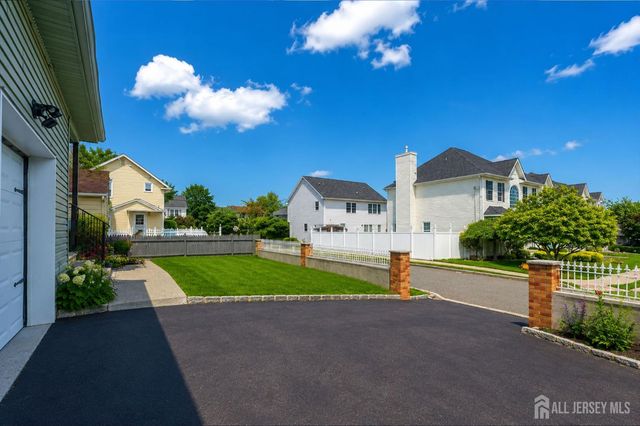 20 Cliff Avenue, Fords, NJ 08863