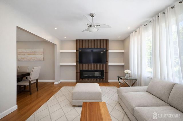 20 Cliff Avenue, Fords, NJ 08863