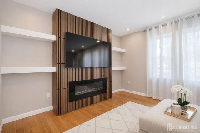 20 Cliff Avenue, Fords, NJ 08863
