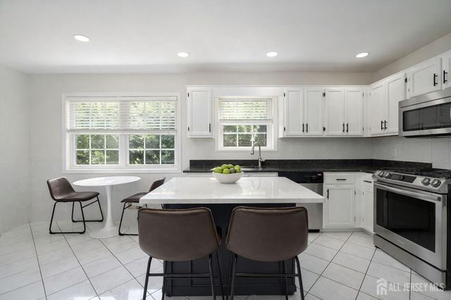20 Cliff Avenue, Fords, NJ 08863
