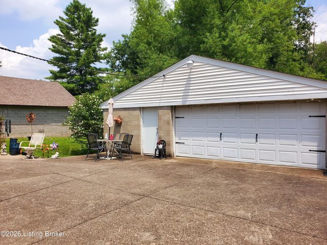 7709 Rochelle Rd, Louisville, KY 40228