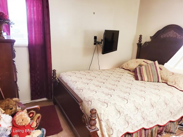 7709 Rochelle Rd, Louisville, KY 40228